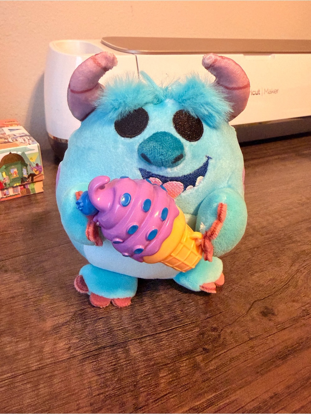 Zuru Disney Monsters inc Sulley Snackles